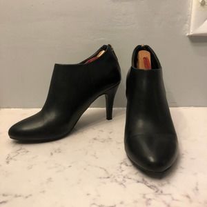 Kurt Geiger Heeled Leather Booties Size 38 FLAWED